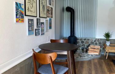 Unique Farm Apartment with Woodstove - Foto 17