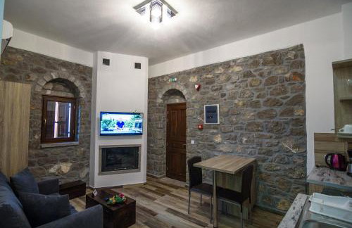 Avgonima All Seasons Hotel - Photo 16