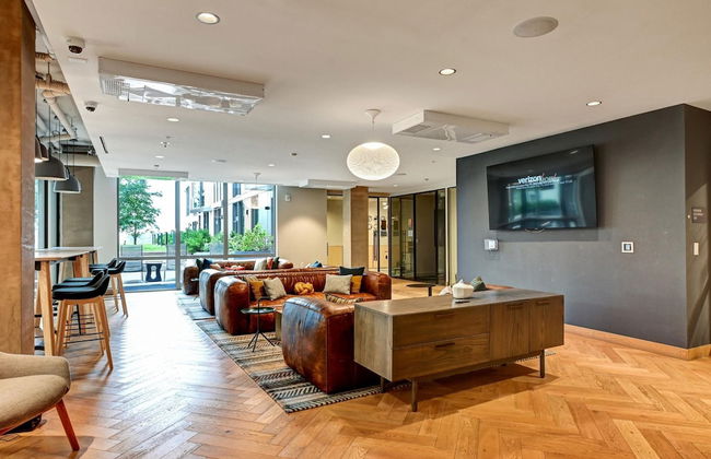 Global Luxury Suites Capitol Riverfront - Photo 20