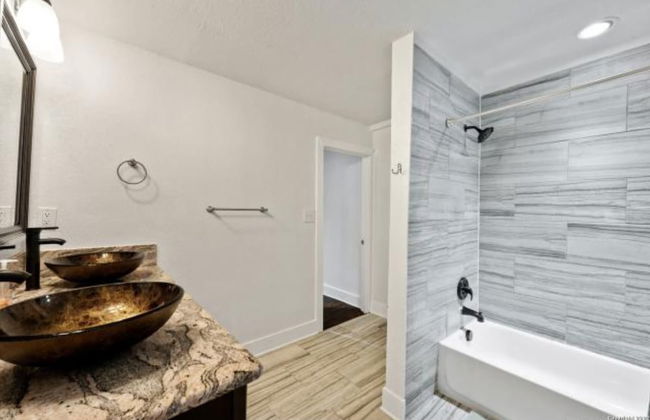 Experience Serenity in a 4br/3ba Downtown Home - Foto 20