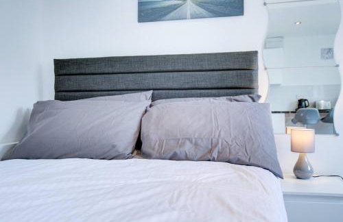 Comfy and Convenient Studio Suite Lewisham with Free street parking, WIFI and quick access to central London Sleep 3 - Photo 9