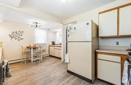 Family Retreat Near NYC w/ Parking & Views - Foto 29