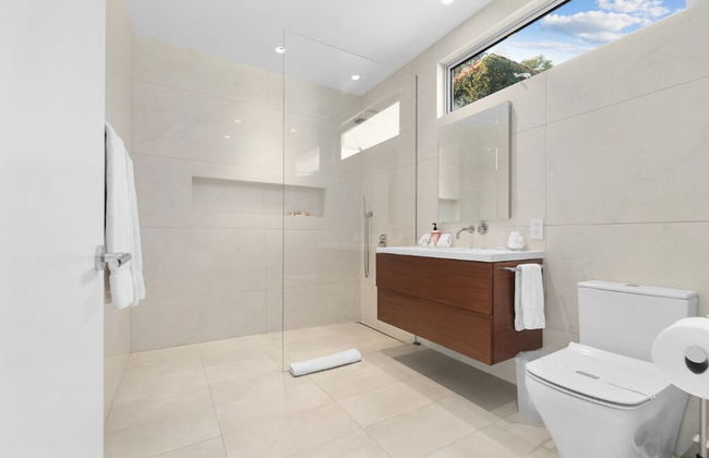 Beverly Grove - Photo 17