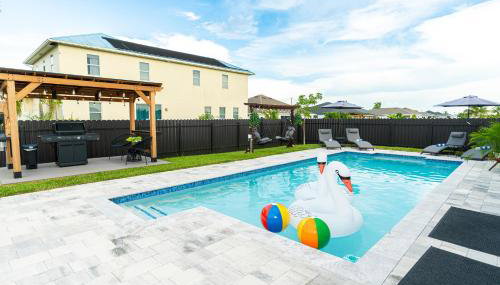 Designer Villa with Heated Pool, BBQ, Firepit, Ideal for Families & Groups - Foto 2, sunbed