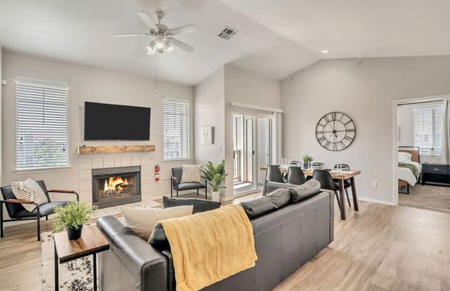 Welcoming 2BR Pool Gym Near Hill AFB Lagoon - Foto 1