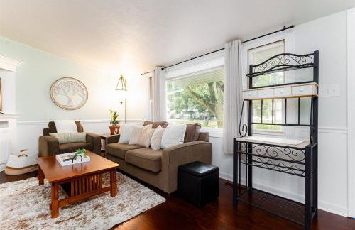 The Huddle & Hangout - 3 Bedroom House Close to ND - Foto 29