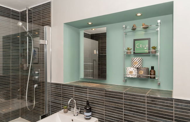 Beautiful & Bright 2BD Flat - Haymarket - Photo 19