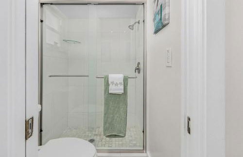 Villa Tiki w/ heated Pool very quiet & green Oasis - Photo 18