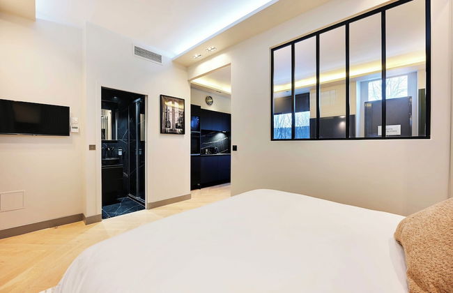 Elegant Home Close to the Eiffel Tower - Photo 3