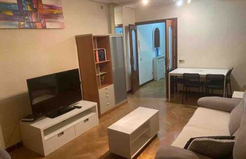 Piso amplio, iluminado y muy bien comunicado - Foto 33