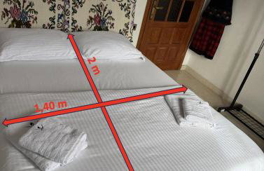 Το σπίτι της πλατείας - Photo 20