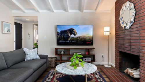 SoCal Retreat with Pool and Spacious Backyard - Foto 4