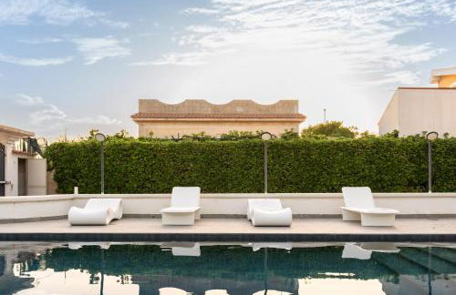 Deep Blue Sea - Photo 21