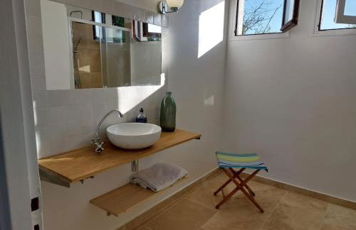 Domaine isolé dans les vignes avec sa jacuzzi house - Photo 7