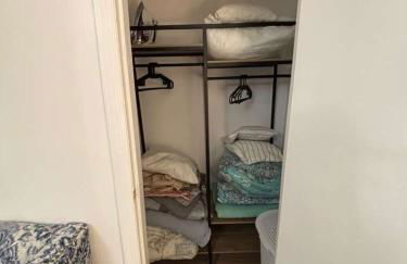 Entire Cozy Apartment Fully Renovated Modern Style - Foto 9