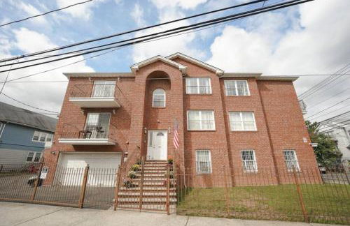 Newark Liberty Brick House - Private Bedroom 1 - Foto 27