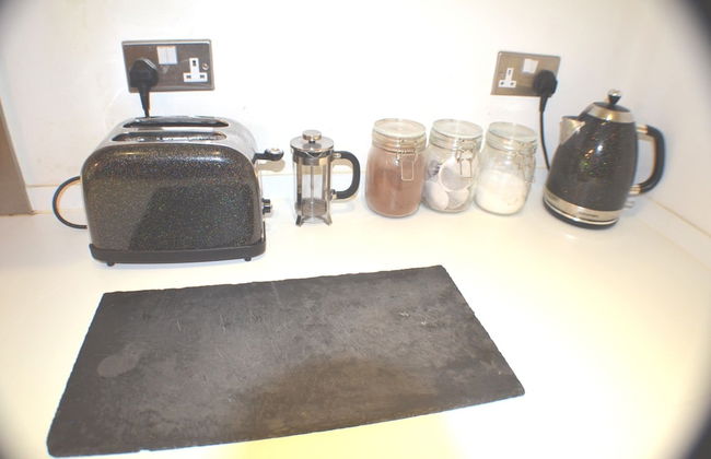 360 Serviced Accommodations - Brentwood 2 Bedroom Executive Apartment With Secure Parking - Foto 13