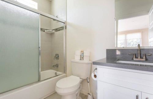 Getaway 4BR Home in the Heart of LA - Foto 23