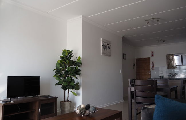 African Eagle Apartments - Photo 37