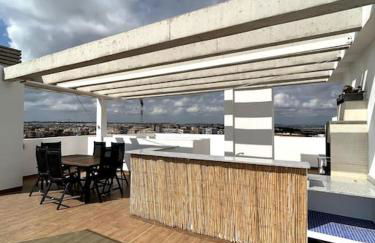 Luxury Penthouse with a Private Jacuzzi! - Foto 11