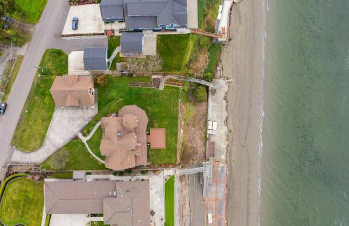 Luxury Bayfront Oasis with Private Beach Access, Near Tulalip Casino and Outlets! - Foto 45