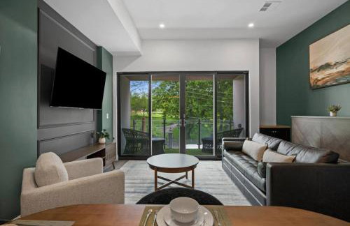 Stunning Penthouse Double King Suite on Butler Street with rooftop deck and free off street parking - Foto 9