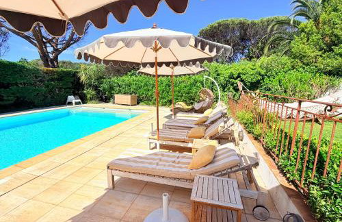 Villa climatisée, Golfe Saint Tropez, 12 pers, 4 suites, Piscine chauffée, Hammam, Spa, Billard, Pétanque, Wifi professionnel haut débit - Photo 16