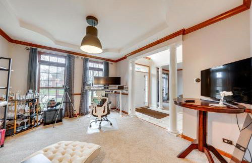 In-Home Theater Modern Naperville Vacation Rental - Foto 15