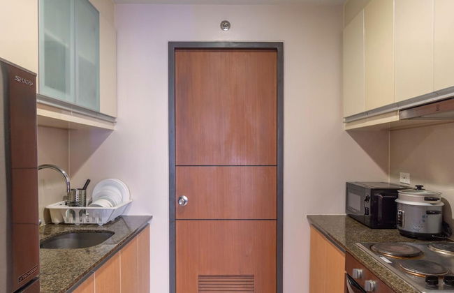 Luxury 2BR in Uptown Bgc, Free Pool use - Photo 6