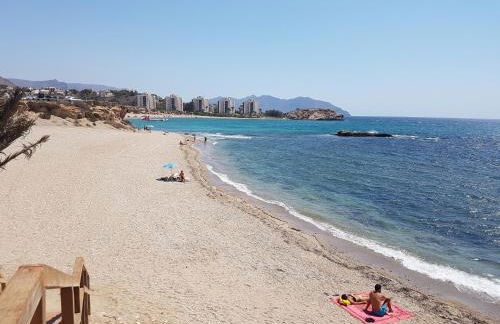 Apartamento con hermoso jardín y AC - Foto 39