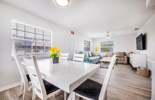 2bd 2ba Beachside W 3Min to Beach - Foto 1