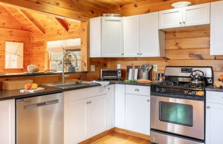 Secluded w/ Deck Views, Hot Tub, & Ping Pong Hudson in the Berks by Avantstay - Foto 34