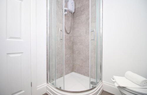 Casa di pietra - Cardiff City centre apartment with patio, Free private parking - Foto 39