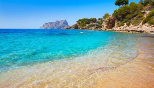 Fabulous refurbished apartment above private villa - Foto 4