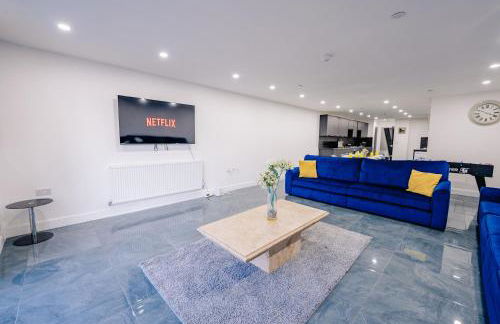 10BR 4Bath Home, Stag Do, Contractors, Big Group - Foto 41