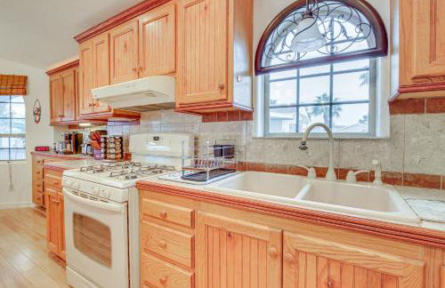 Canalfront Port Isabel Cottage 5 Mi to Beach! - Foto 10