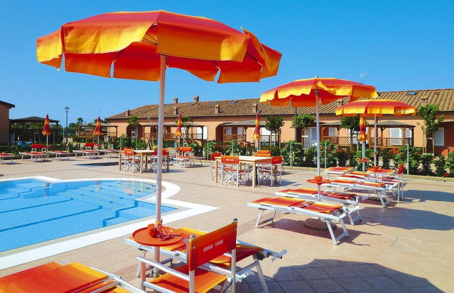 Apartment in Vada With Garden Furniture - Photo 1