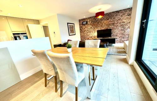 Beautiful New 2 Bedroom Apartment - Next to the Beach - Great Location - FREE Parking - Fast WiFi - Smart TV - sleeps up to 4! Close to Purbeck, Corfe Castle, Sandbanks, Poole & Bournemouth - Foto 21
