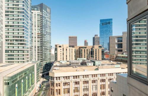 Central Square 3BR Condo with Downtown View Gym and Parking - Foto 21