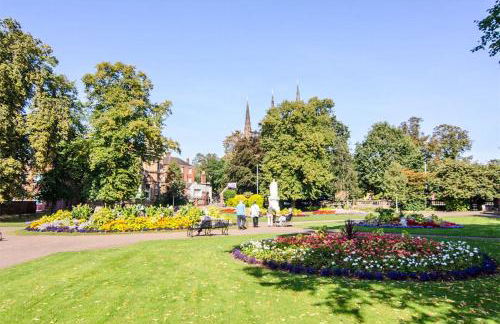 Cosy Lichfield Apartment - Foto 15