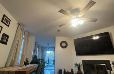 Lovely 2BR Condo near UNCW Beach - Foto 1