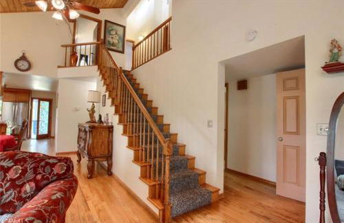 Beautiful Pet-Friendly Spacious Lodge near Yosemite & Lakes 12 Beds 6 BR up to 16 people - Foto 14