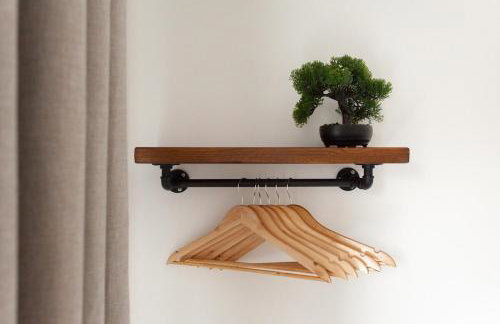 Runcorn Spacious Modern 3 bedroom House, 4 beds, On site Parking, Long stay deals - Foto 37