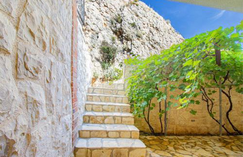 Toncica Sunny terrace with seaview and shaded BBQ area - Foto 11