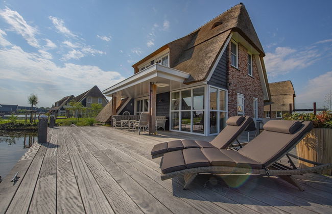 Friesland Villa w/ Sauna - Foto 1