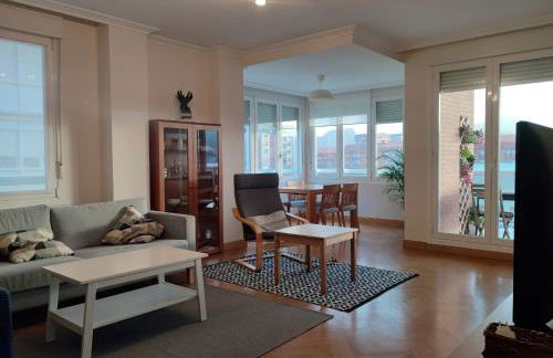 Espacio amplio y luminoso - Foto 4