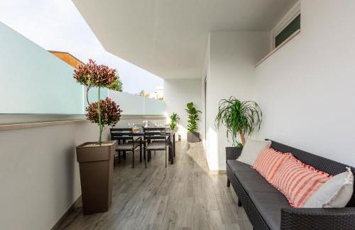 Colombo Palace - viale colombo 358 - Photo 31