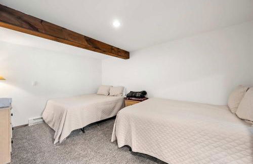 Updated townhome - Walk to Holiday Valley - Foto 37