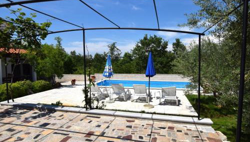 Lovable Apartment, Pool With Deckchairs, Fenced Garden With Grill, Wifi and Airco - Foto 2