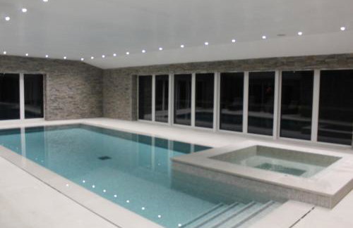 Four Bedroom House With Private Pool - Stunning countryside location with parking close to Chester City Centre - Photo 48